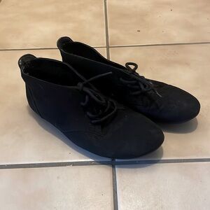 Women’s Size 8 Black Xappeal Lace-Up Flats